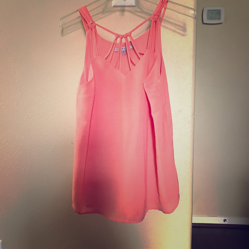 Beautiful blouse to complete your look!